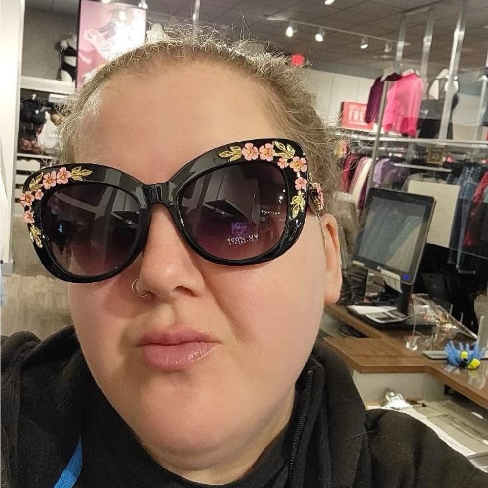 Meet your Posher, Nicole